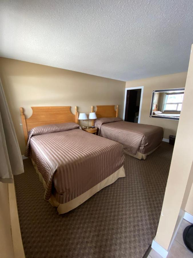 Lumby Twin Creeks Motel المظهر الخارجي الصورة